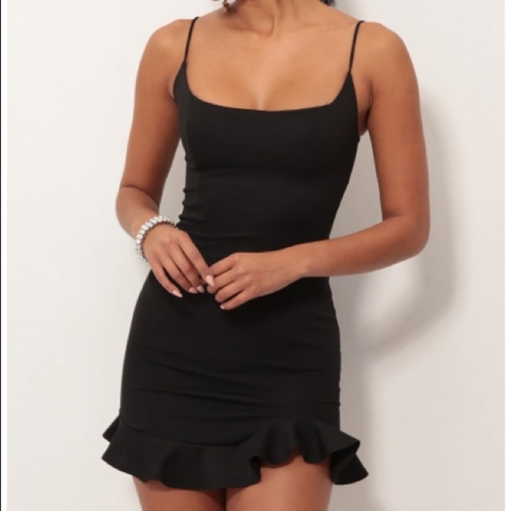NWOT Lucy in the Sky Monroe Ruffle Dress in black